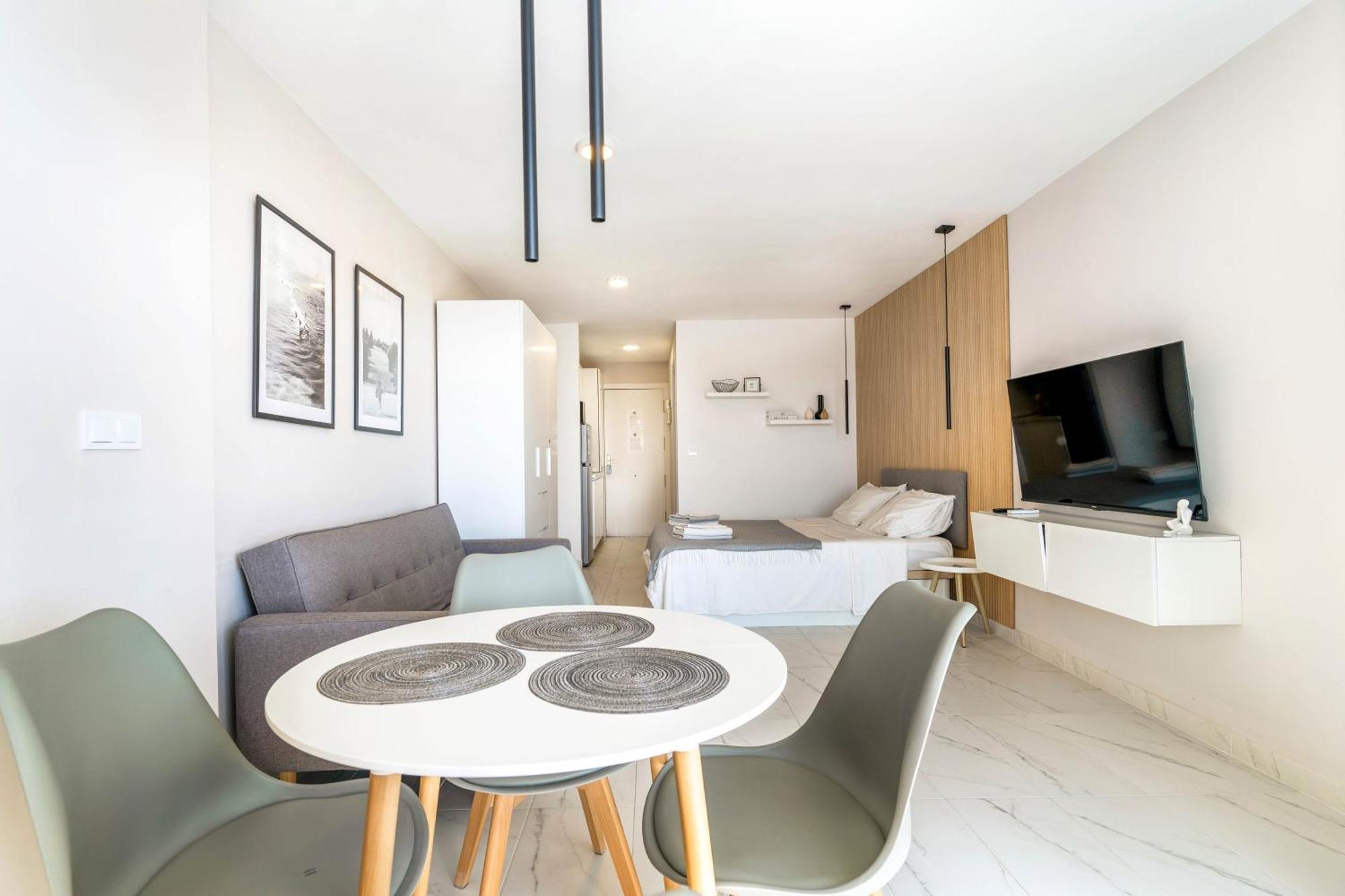 Modern Studio Apartment With Sea Views 5 Min From The Beach Sitio de Calahonda المظهر الخارجي الصورة